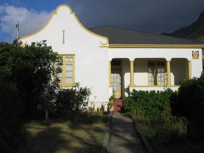 House For Sale in Central, Gordons Bay